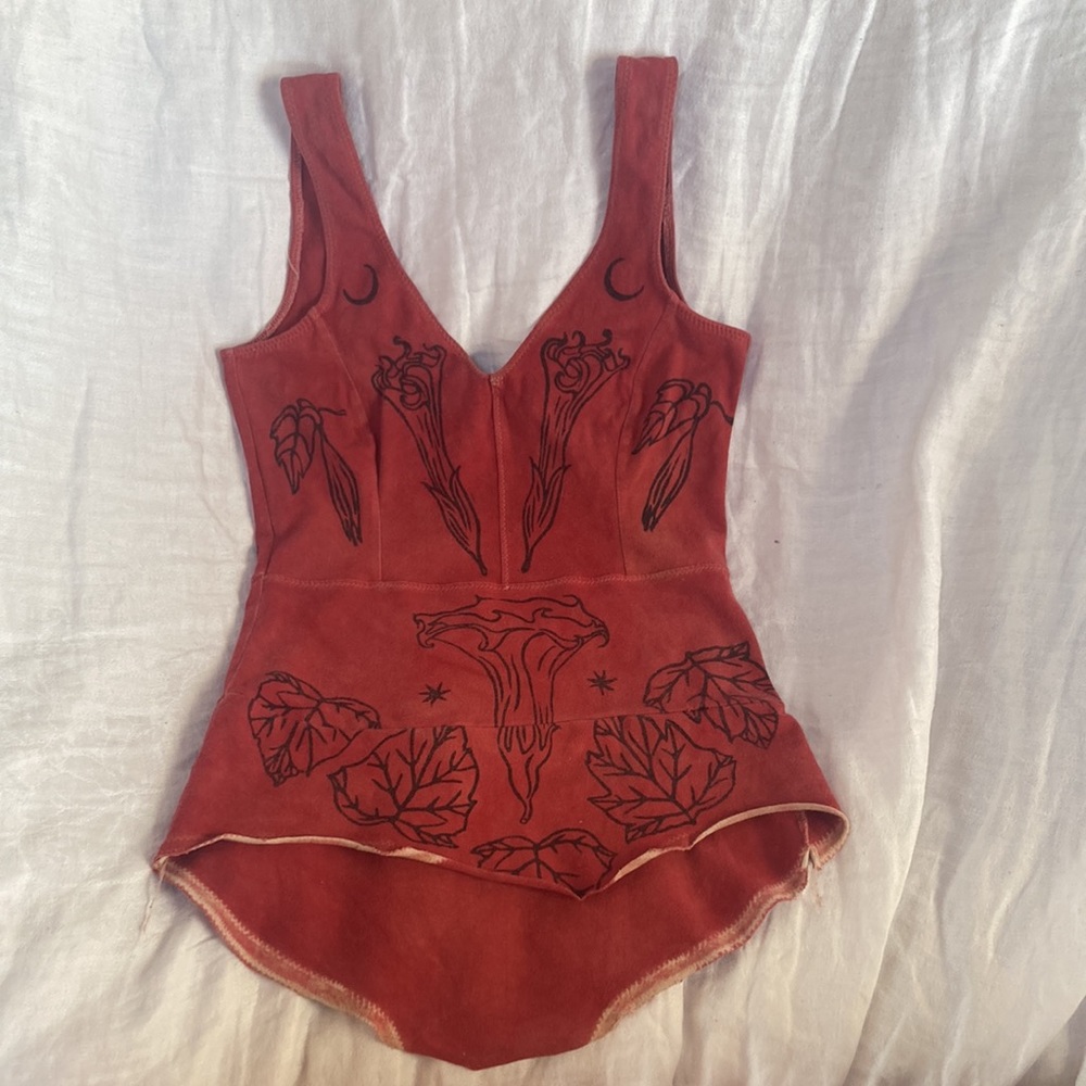 NFS Serpent and Bow camisole top brugmansia